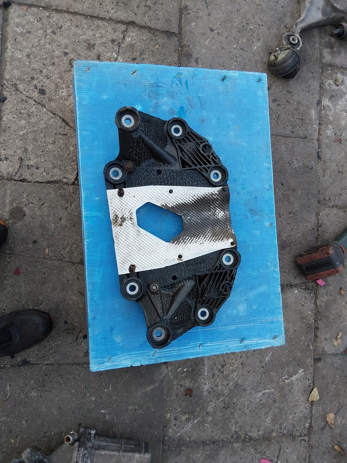 Volvo XC70 Differential Plate 8646143