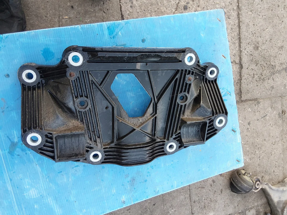 Volvo XC70 Unterfahrschutz Differential 8646143 image 5