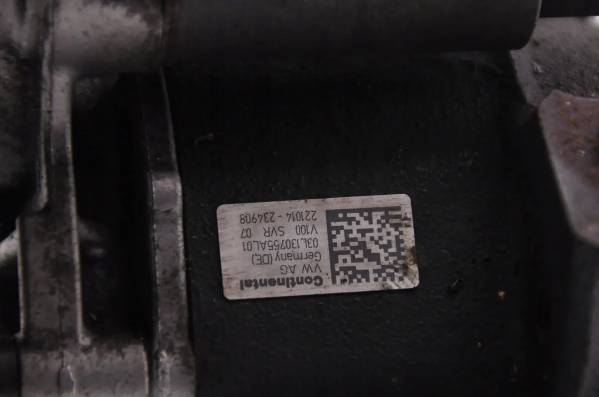 VW Caddy 1.6 TDI Kraftstoffpumpe 03L130755AL image 5