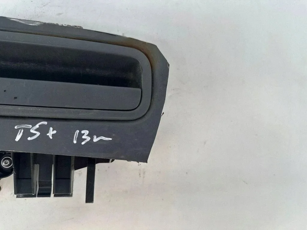 Maniglia Portellone VW 7E0827264B Usata image 3