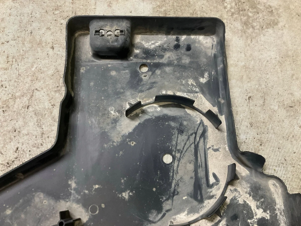 Volkswagen Crafter 2023 : Cache réservoir image 3