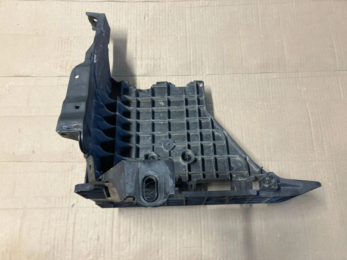 Cofre motor VW Crafter 2N0915515 image 2