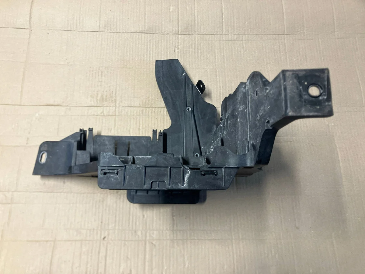 Cofre motor VW Crafter 2N0915515 image 3