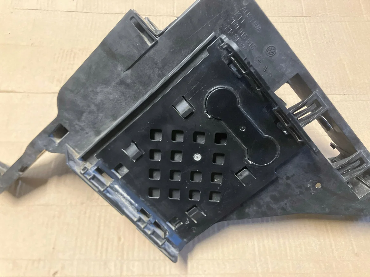 Cofre motor VW Crafter 2N0915515 image 5