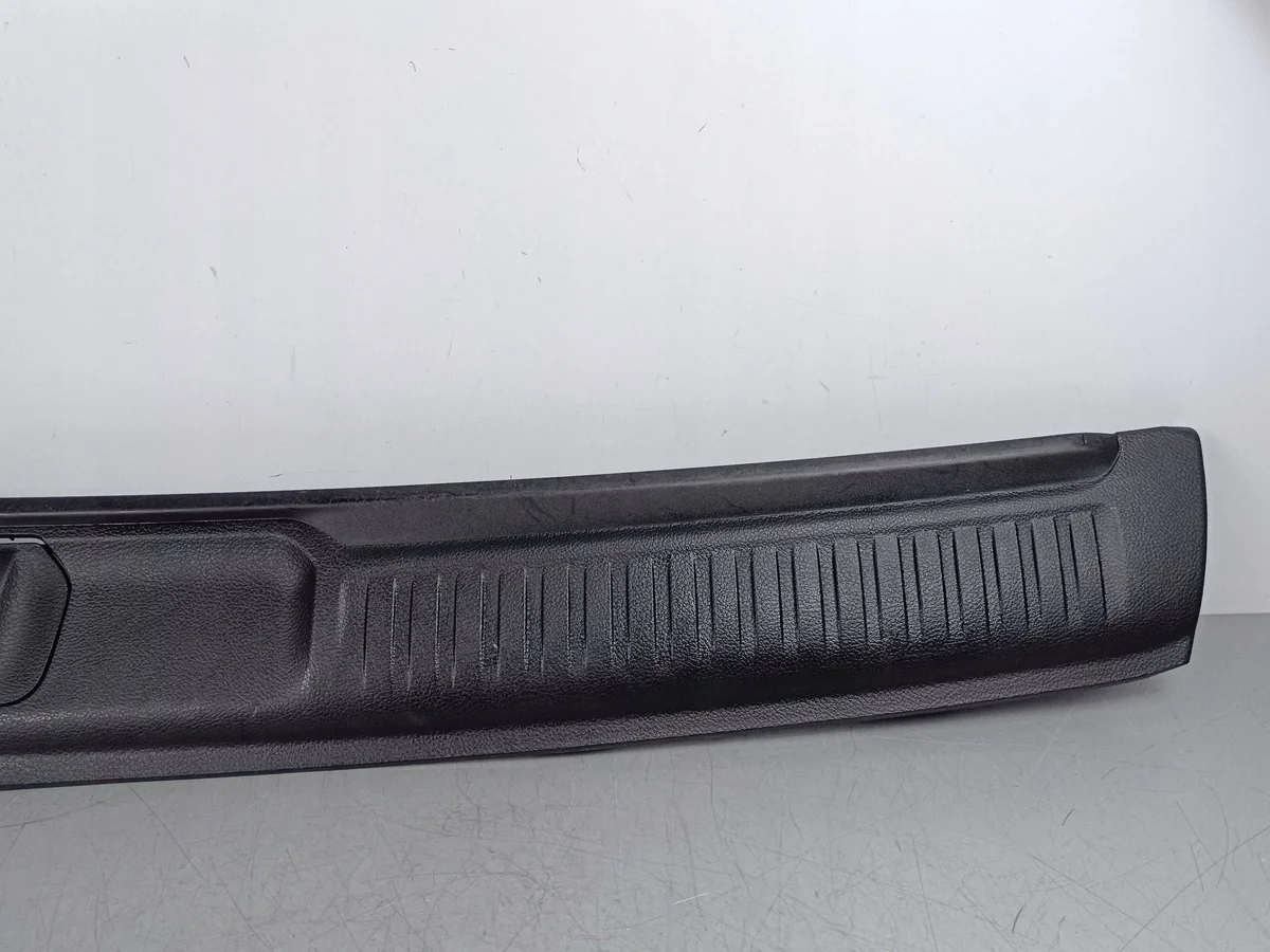 Plaque de seuil de coffre Jeep Grand Wagoneer P6VF05TX7AD image 4