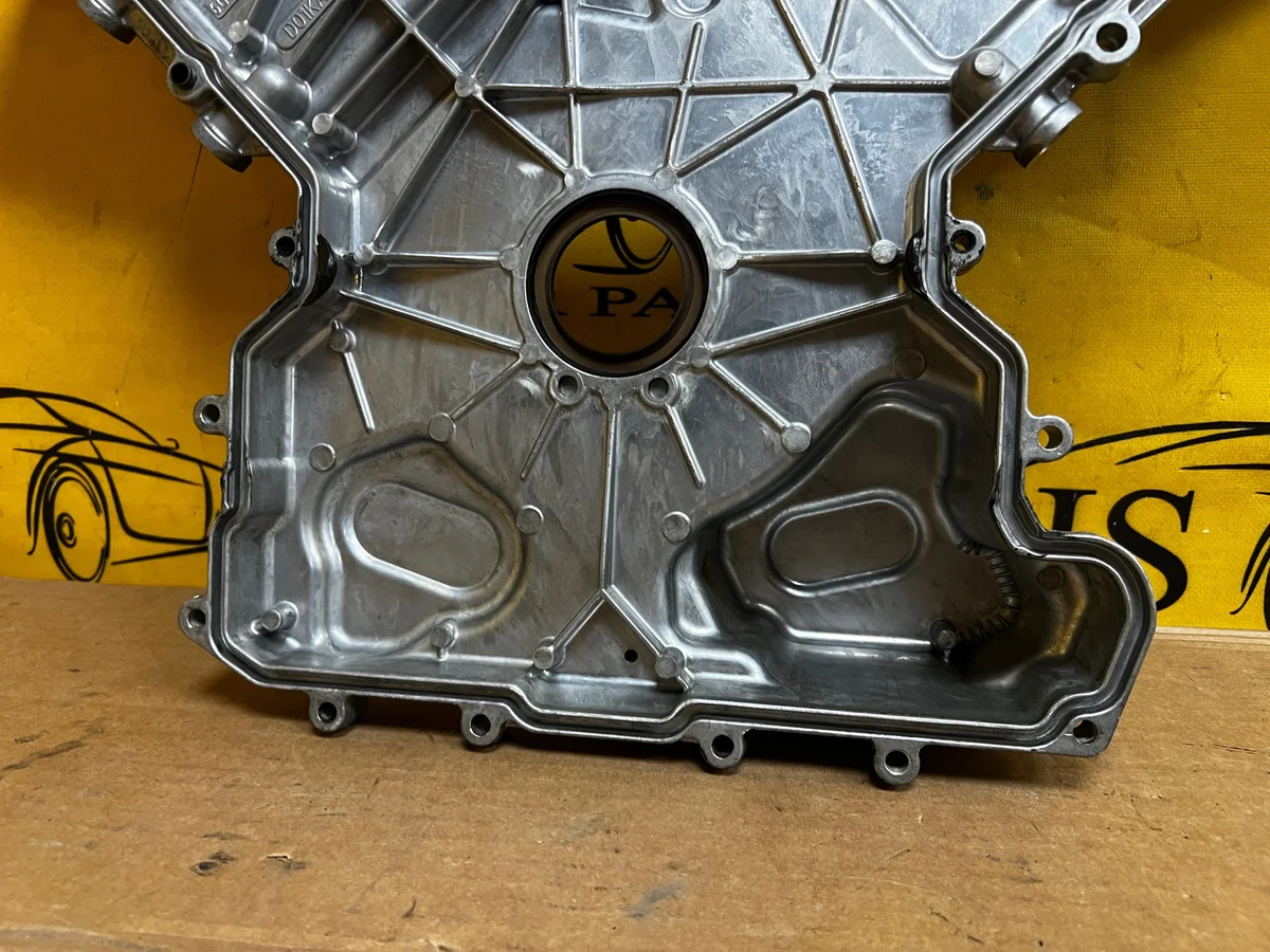 Aston Martin V8 VANTAGE III 4.7 Steuergehäusedeckel image 8