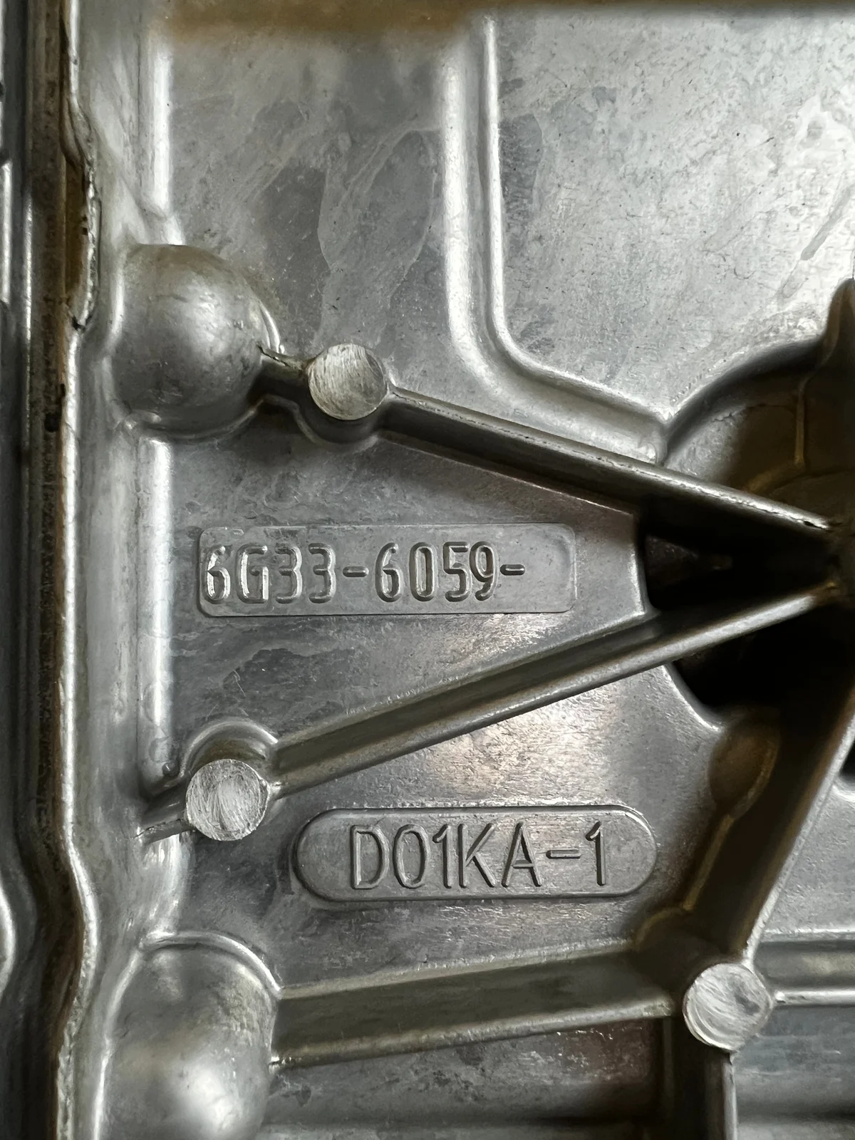 Aston Martin V8 VANTAGE III 4.7 Steuergehäusedeckel image 9
