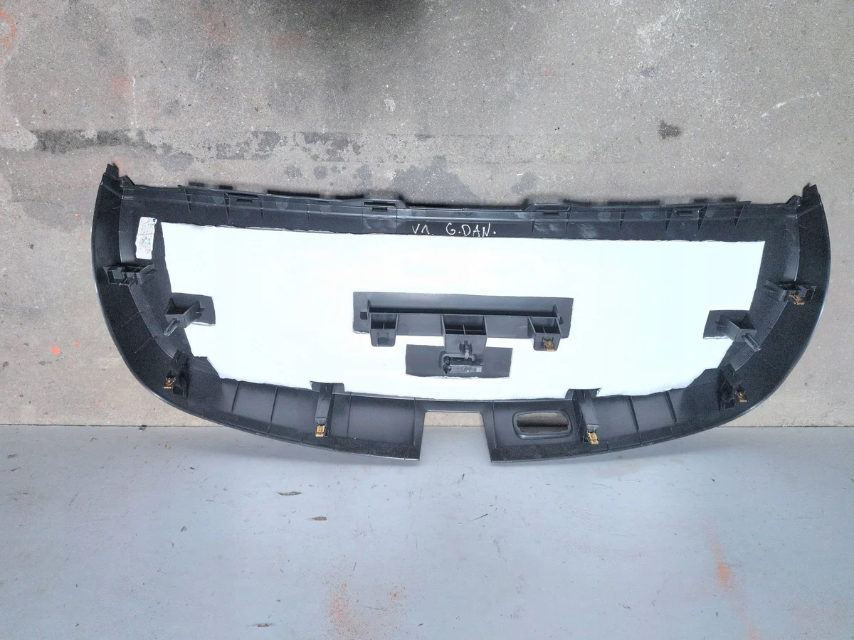 Plastico Maletero Polestar 2 OEM 31693095 image 8