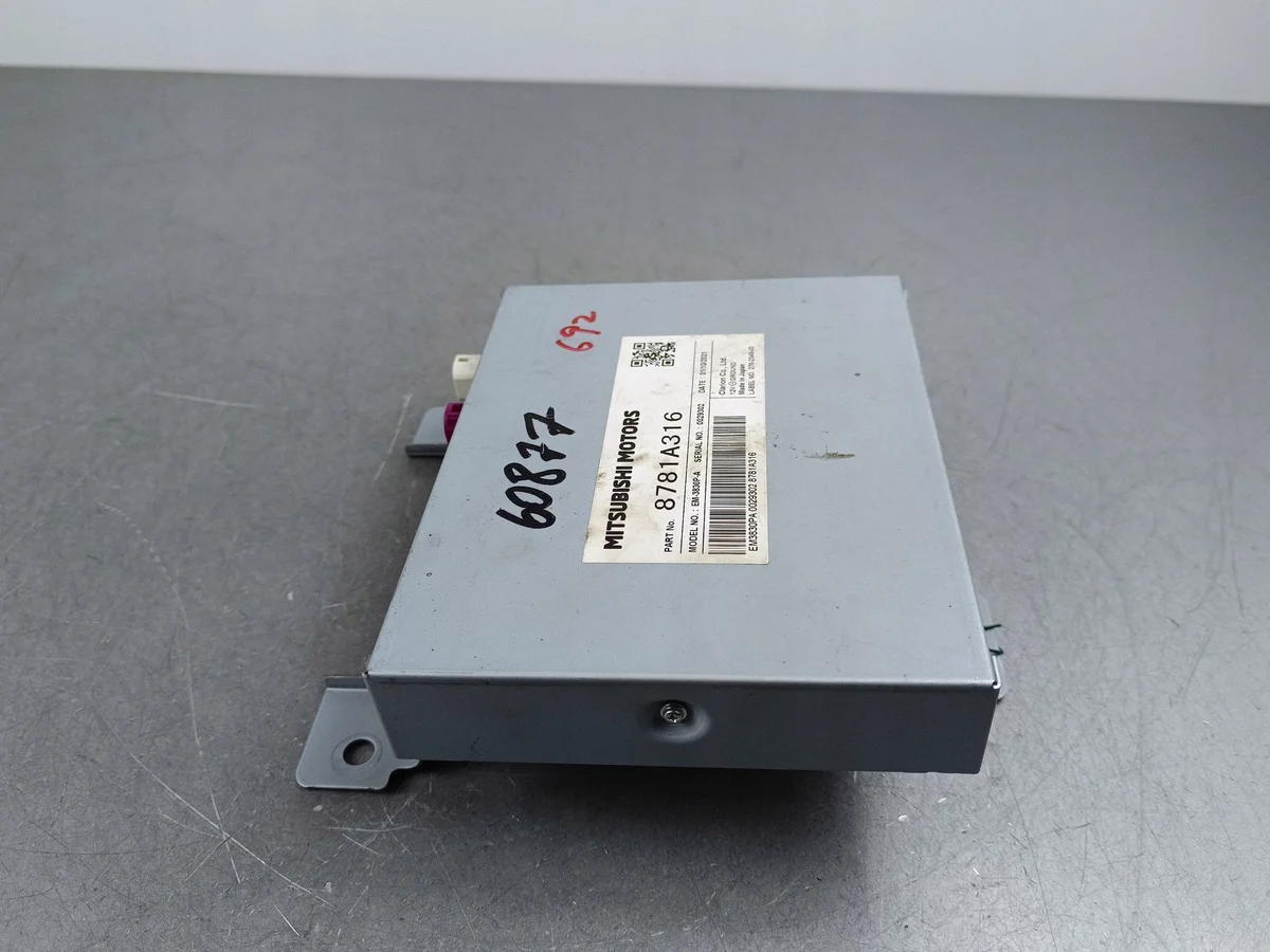 Mitsubishi Outlander IV 8781A316