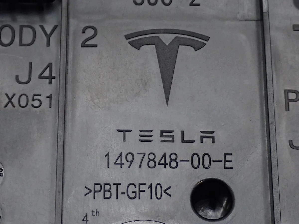 Módulo Control Unidad Tesla Model Y 1657650-00-C image 6