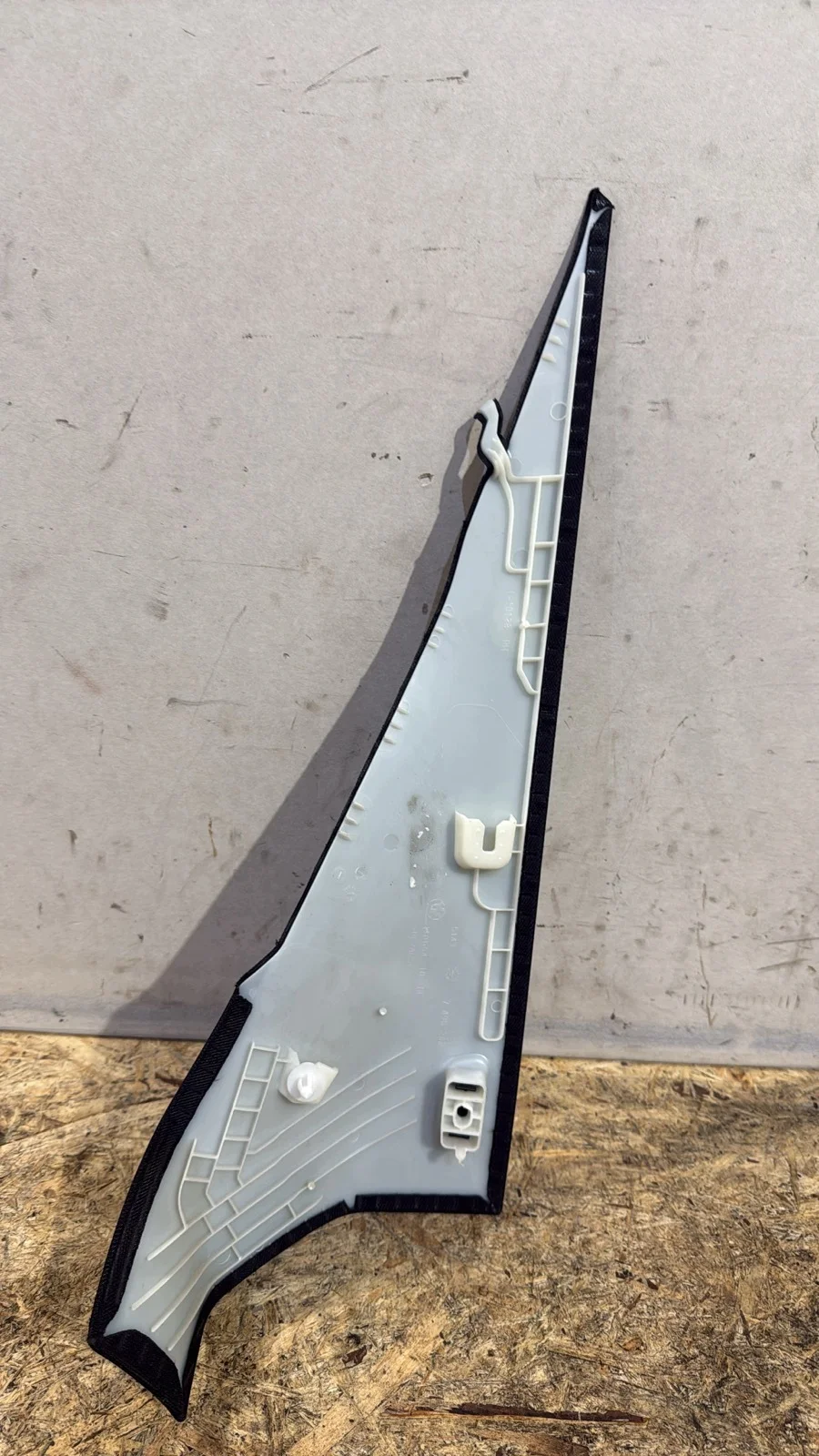 BMW 4 G22 M4 G82 Abdeckung Säule rechts hinten 7490282 image 3