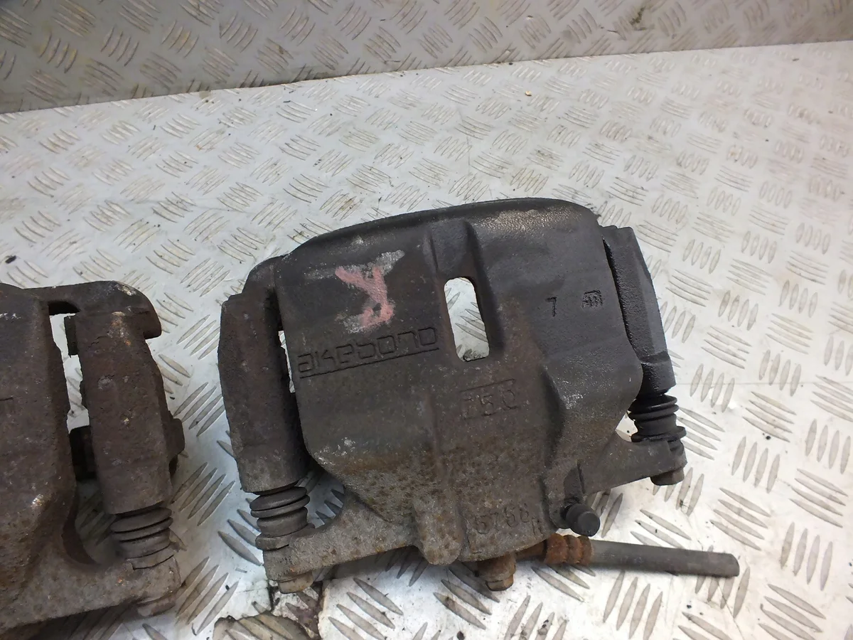 Nissan Qashqai J11 Bremssattel vorne links thumbnail 1