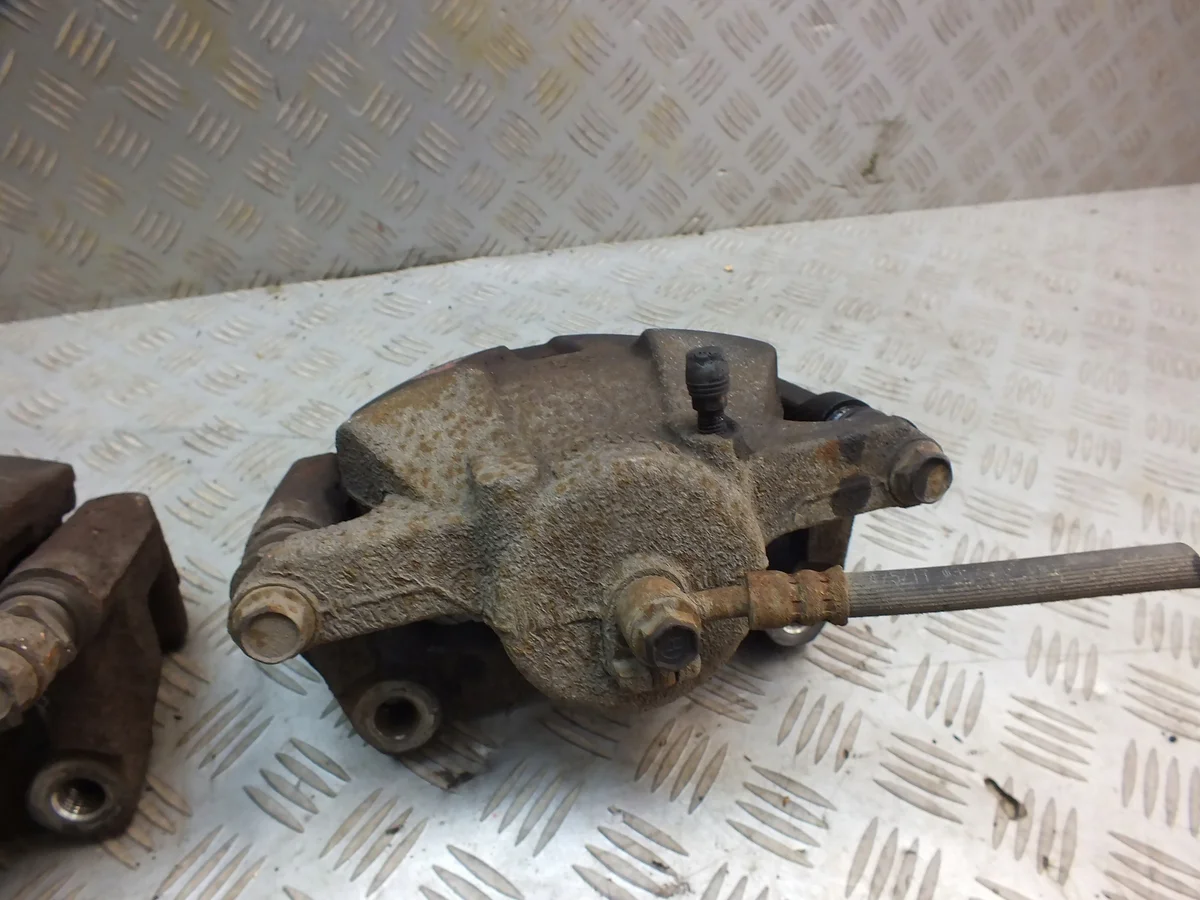 Nissan Qashqai J11 Bremssattel vorne rechts image 5
