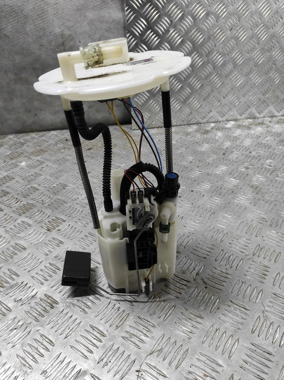 Pompe à carburant Nissan 370Z 23710hy00czbwf image 2