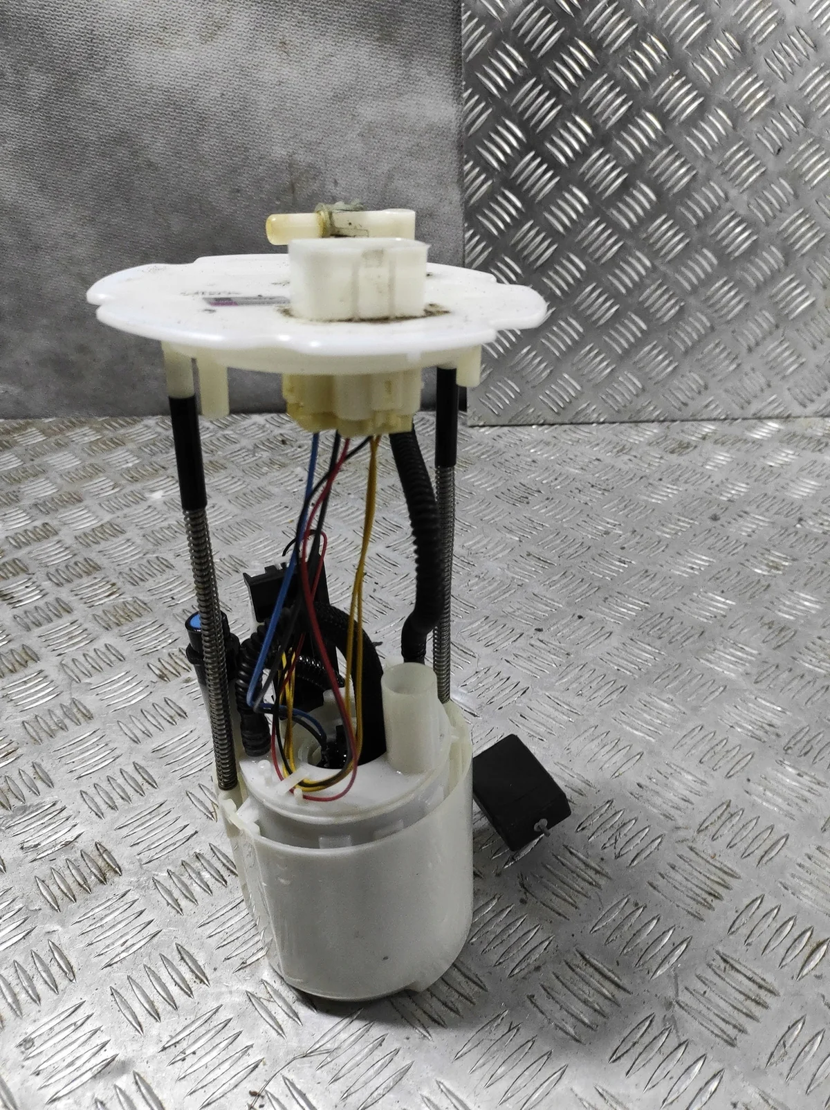 Pompe à carburant Nissan 370Z 23710hy00czbwf image 3