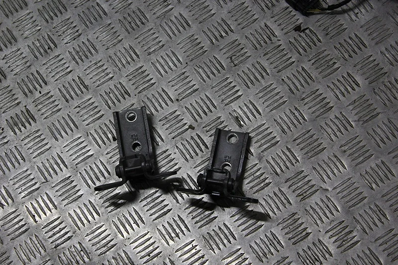 Dobradiças Porta Esquerda Hyundai Genesis 2016