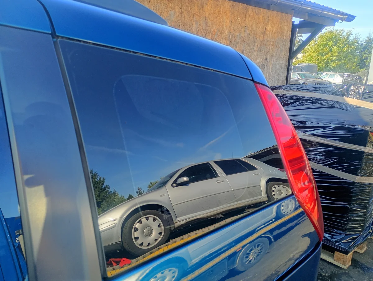 Vitre latérale Mazda 5 V (05-10) Gauche Arrière