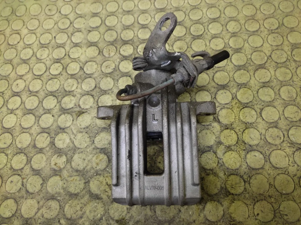 VW Golf V Bremssattel links hinten