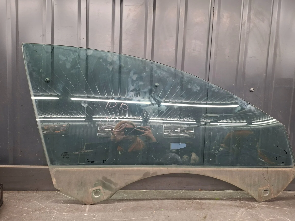 Audi A6 C6 2.7 TDI Kombi Scheibe vorne rechts image 2