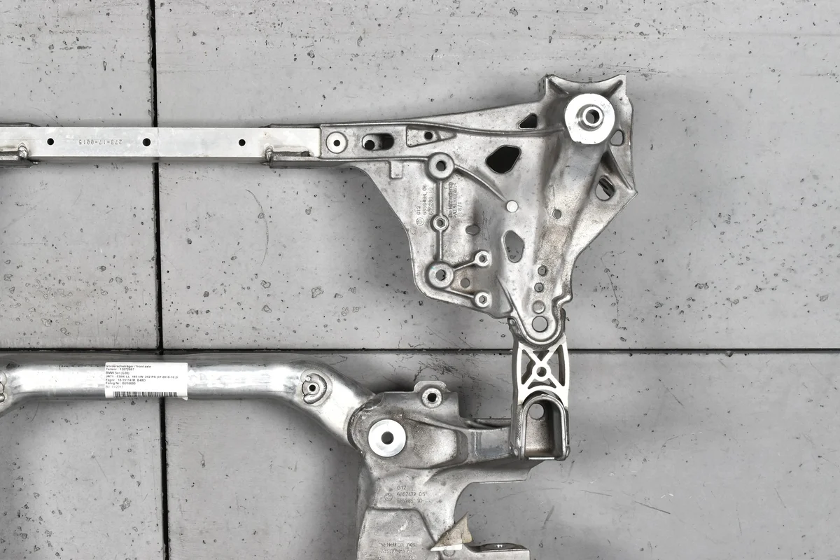 BMW 5 G30 G31 G11 Motorhalterung 6887340 image 4