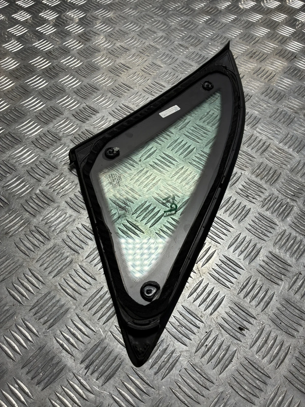 Audi Q3 8U höger bakruta 2011- image 3