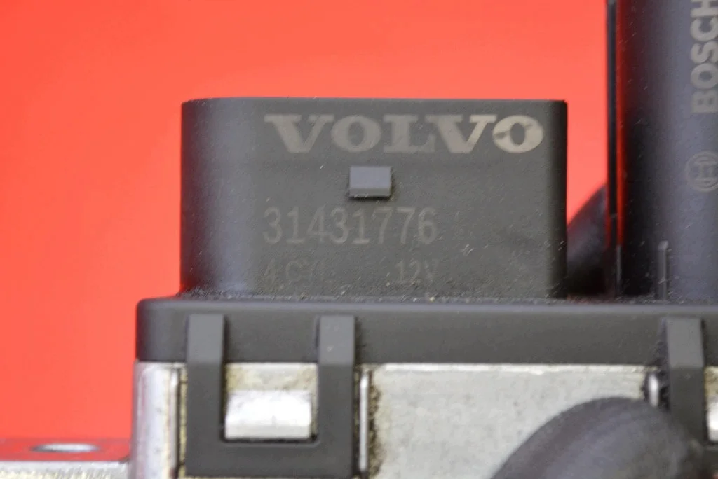 Glühkerzenrelais Volvo V40 II 2.0 D2 image 9