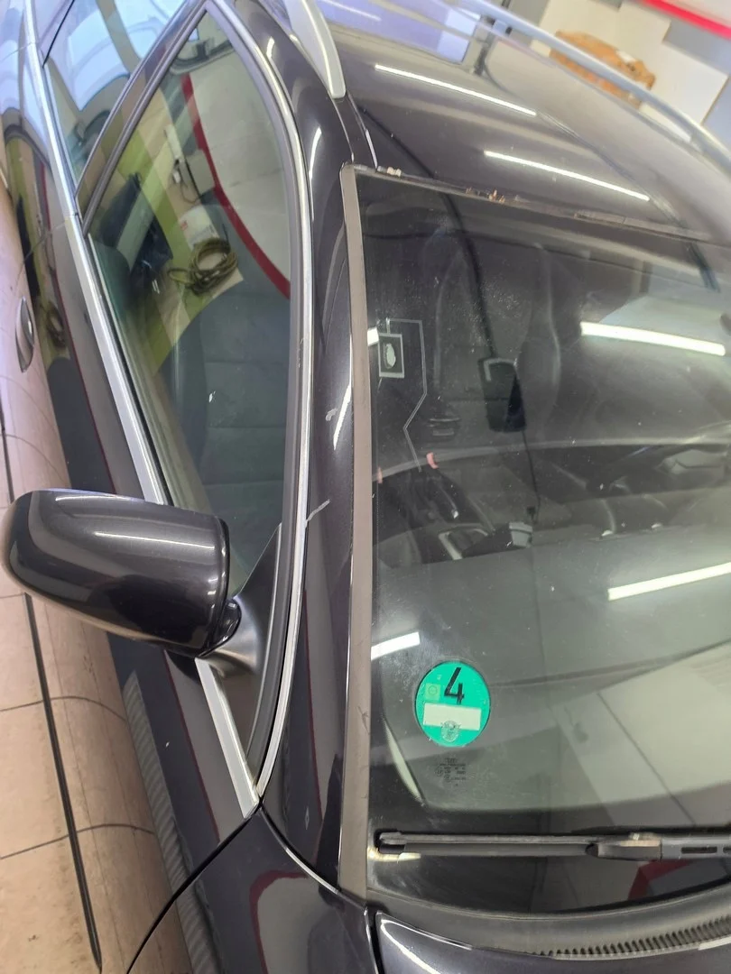 Tuulilistan tiiviste Audi A4 B6 Oikea/Vasen