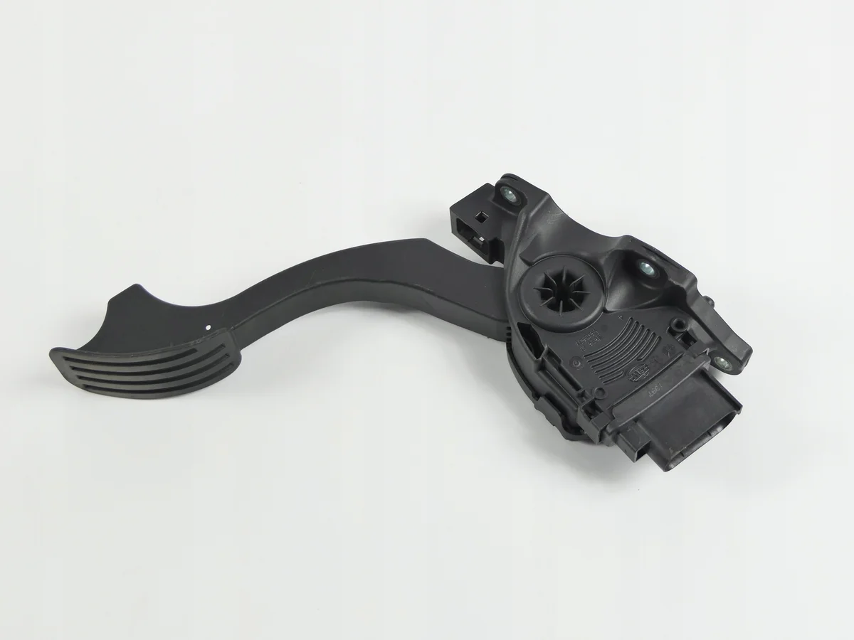 Acelerador Ford Mondeo MK3 III 6G92-9F836-RC image 4
