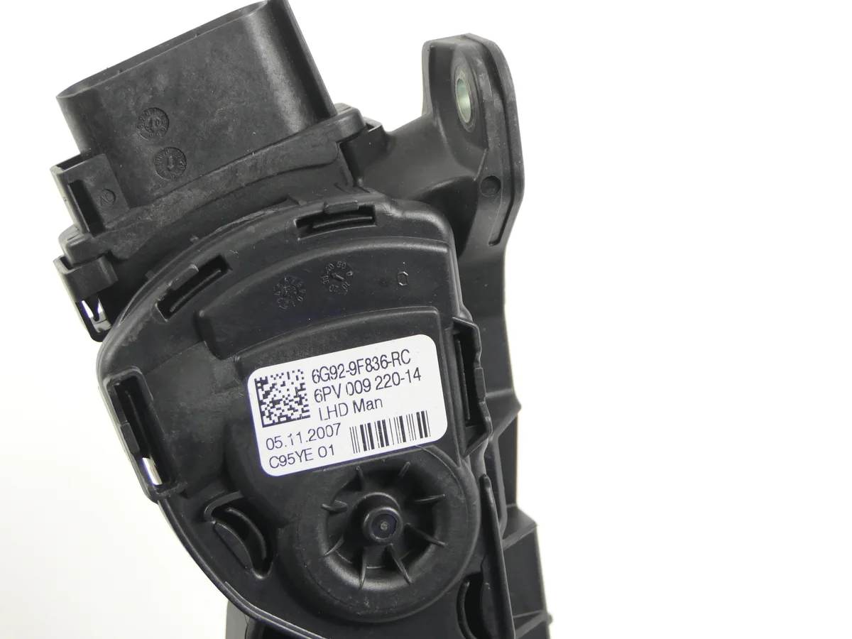 Acelerador Ford Mondeo MK3 III 6G92-9F836-RC image 6