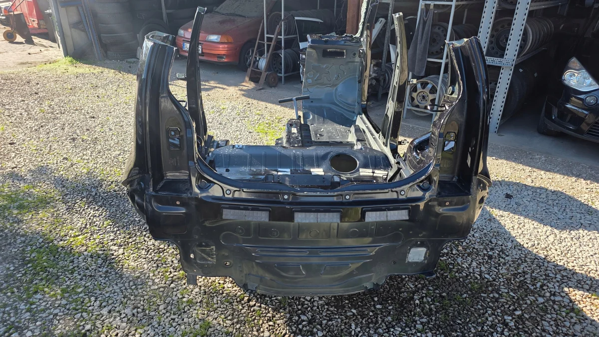 VW UP MII CITIGO bakre skärmkant höger vänster