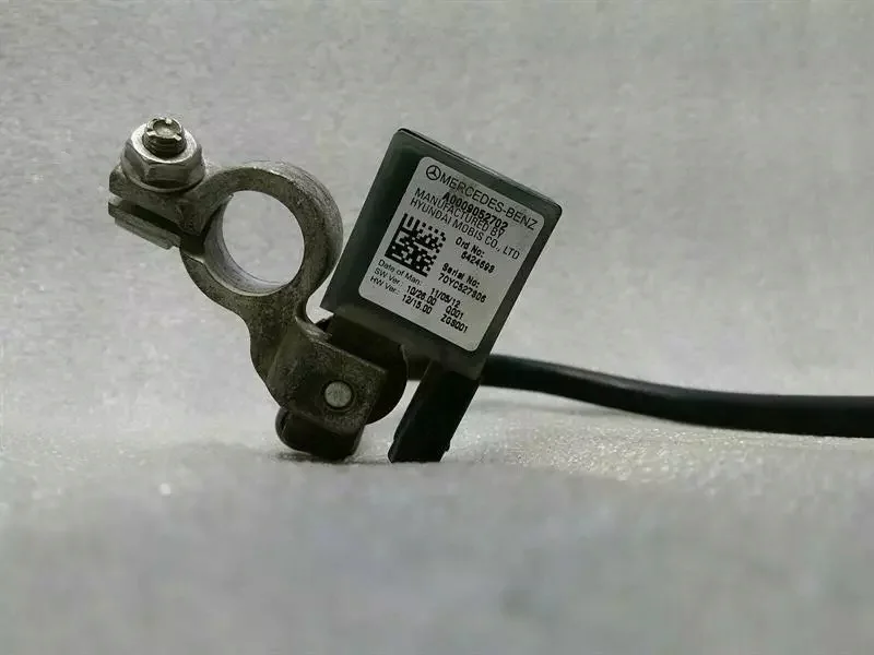 Mercedes CLS W218 Kabelbaum Batterie A0009052702 image 3