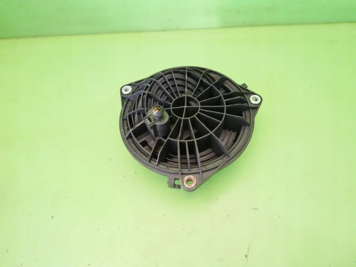 VW Polo V 6R Heckklappen-Griff 6R6827469A image 4