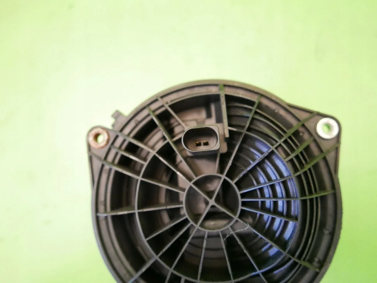 VW Polo V 6R Heckklappen-Griff 6R6827469A image 7