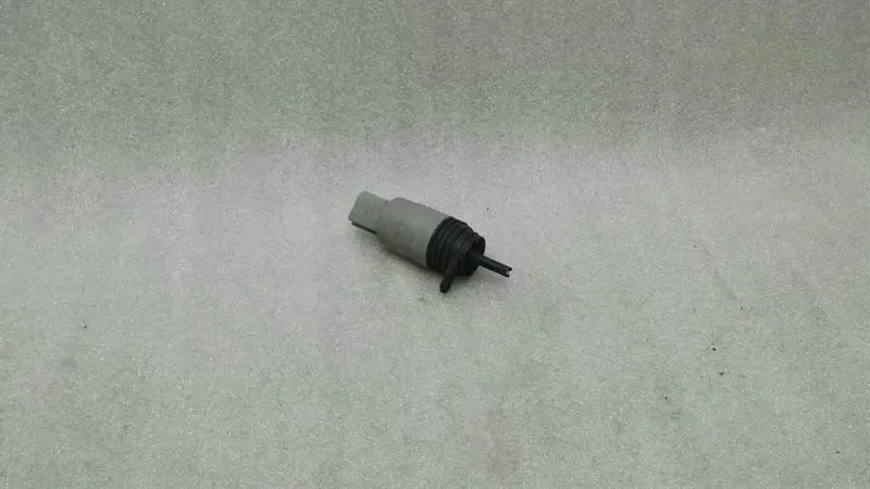 Bomba limpiaparabrisas BMW Serie 1 E81 67126934159 image 3