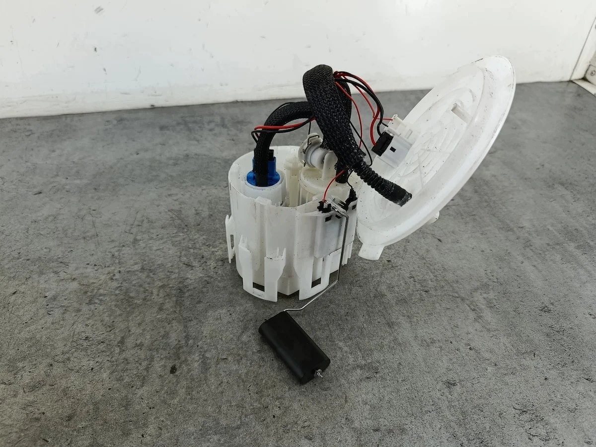 Bomba de combustible Opel Zafira B 1.6 16V thumbnail 4