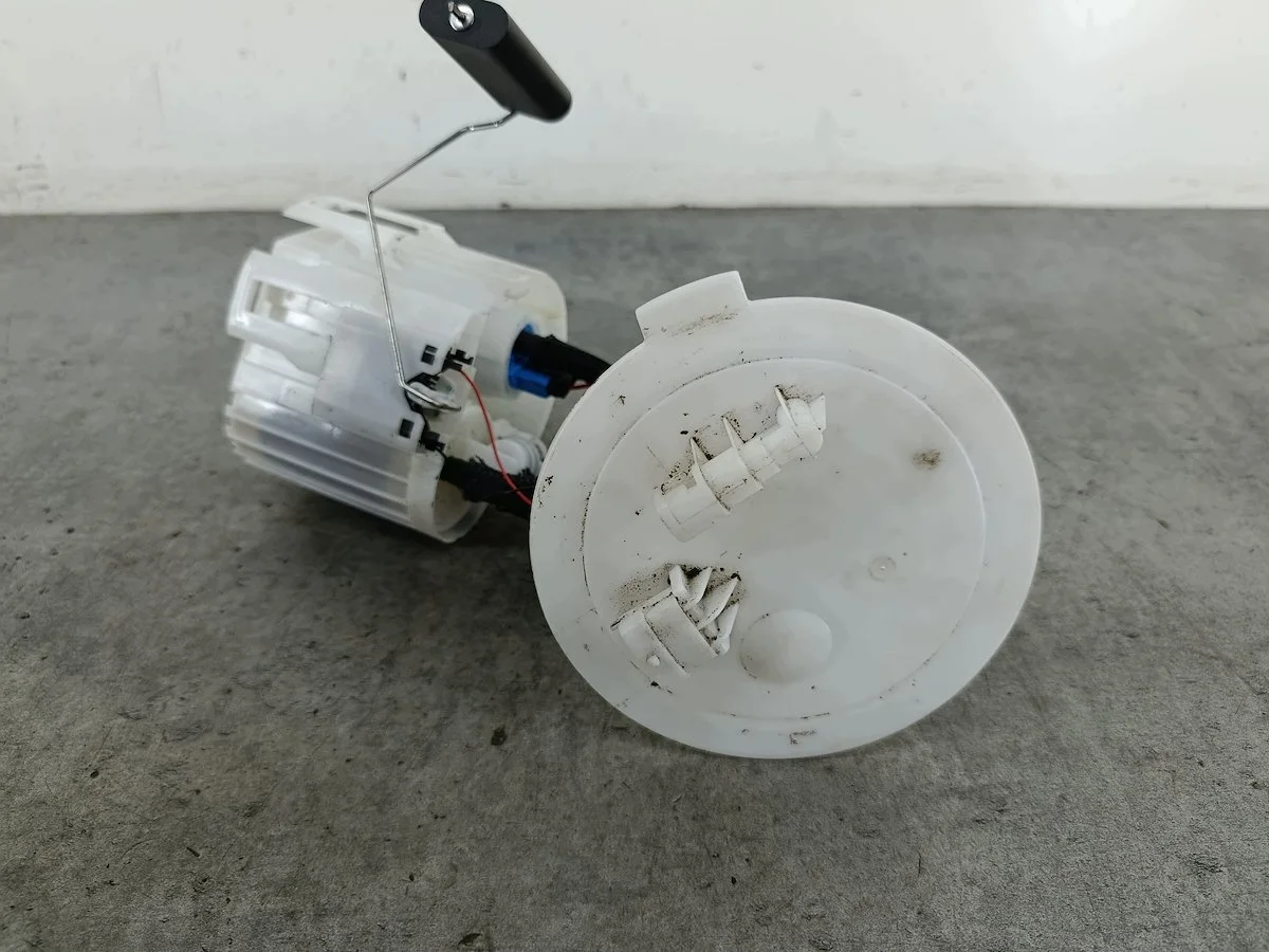 Bomba de combustible Opel Zafira B 1.6 16V thumbnail 5