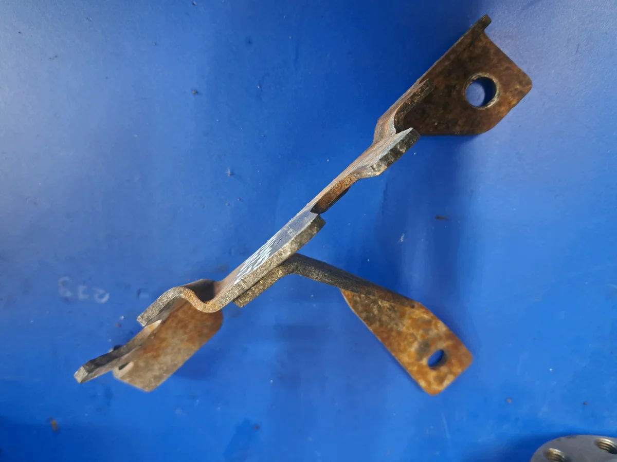 Renault Master / Opel Movano Gearbox Cable Mount 8200274125A