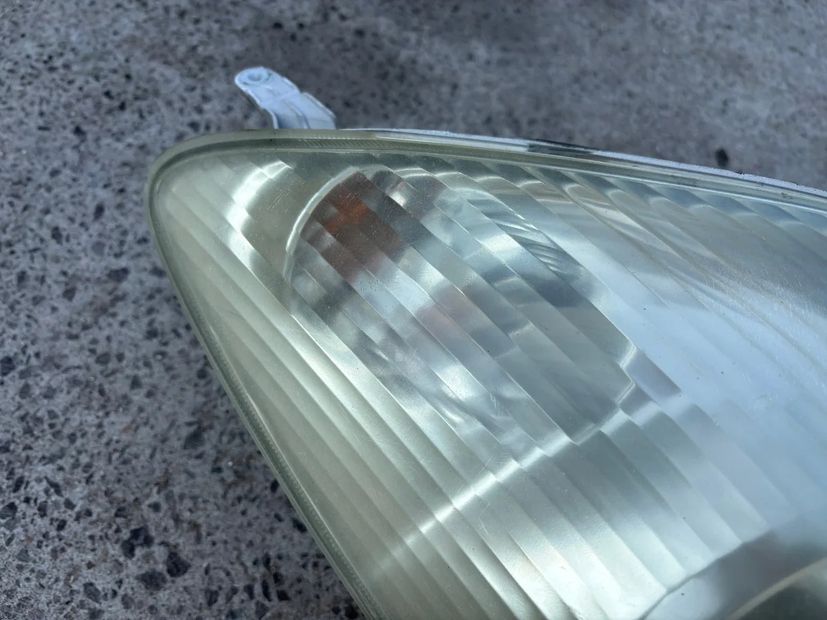 Faro Toyota Corolla Verso Derecho Delantero image 3