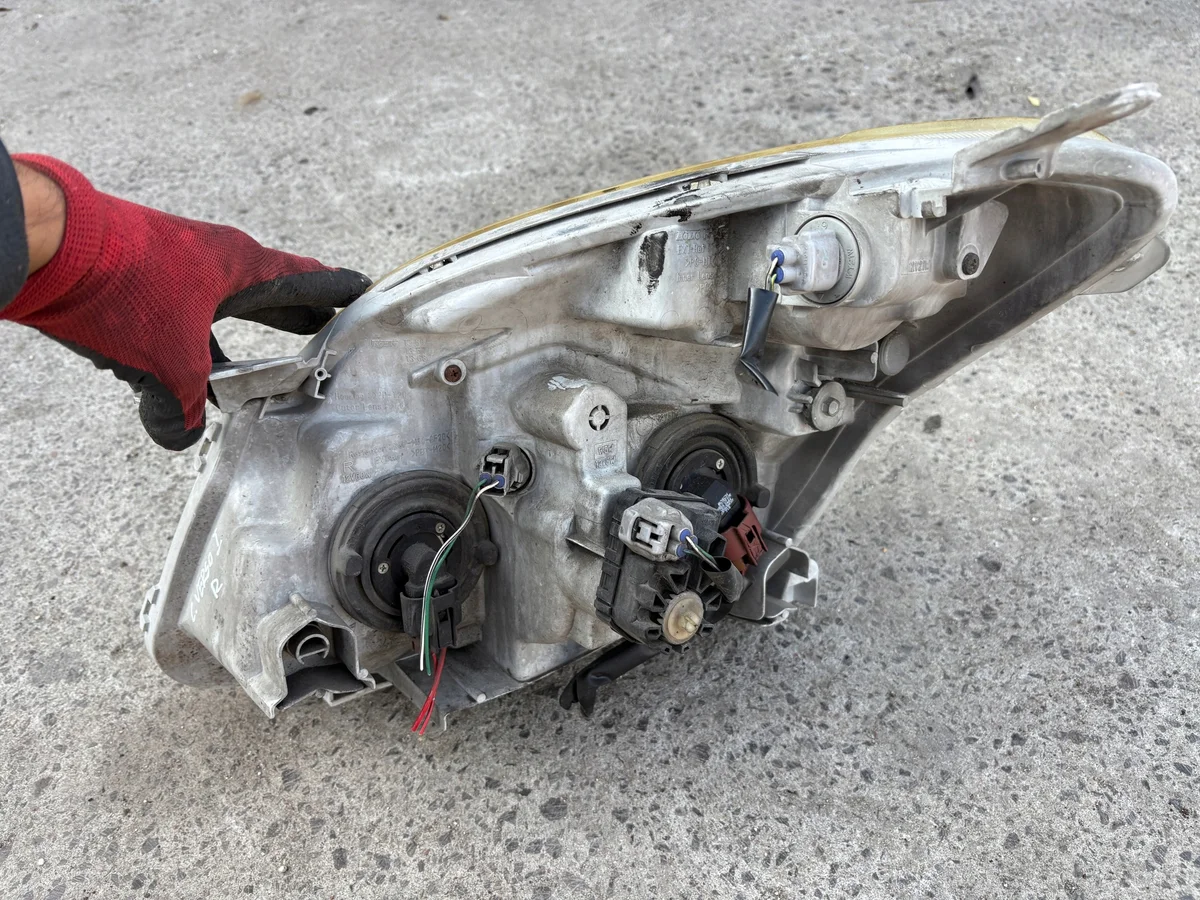 Faro Toyota Corolla Verso Derecho Delantero image 6