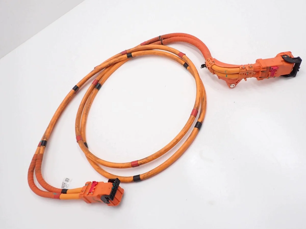 Conector Cable Carga Tesla Model Y 1109003-00-F image 3