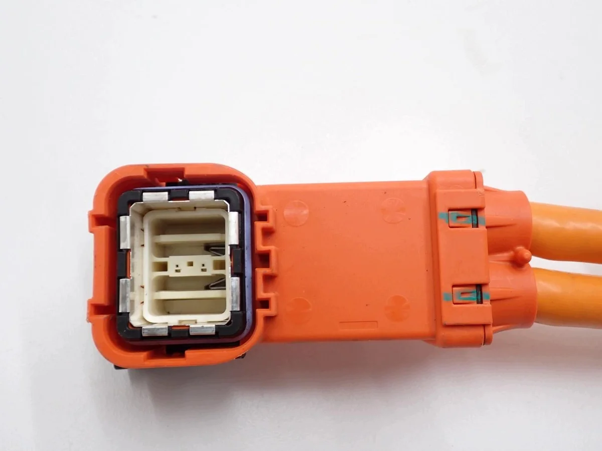 Conector Cable Carga Tesla Model Y 1109003-00-F image 4