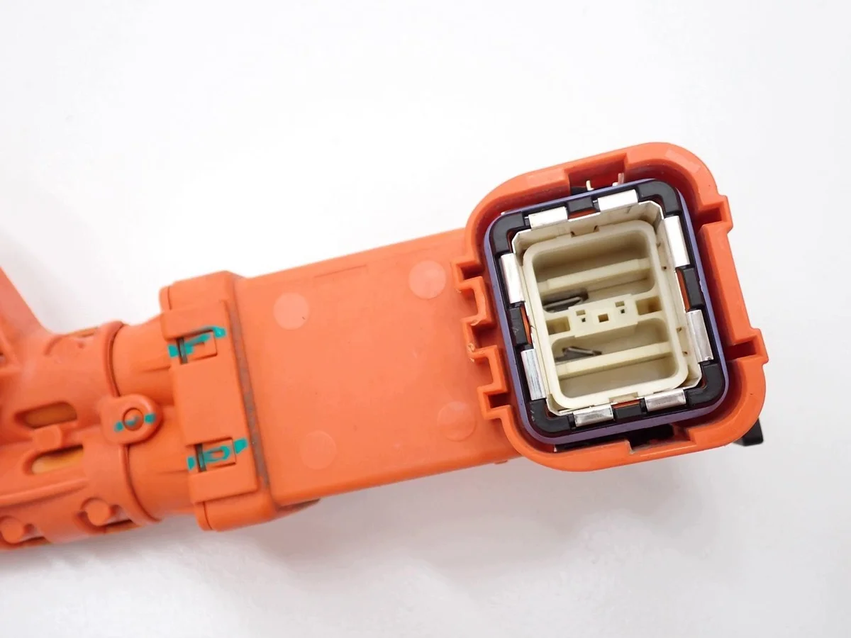 Conector Cable Carga Tesla Model Y 1109003-00-F image 5