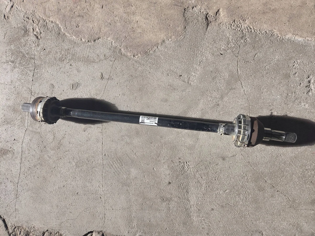 Drivaxel bak Volvo XC90 P32240890