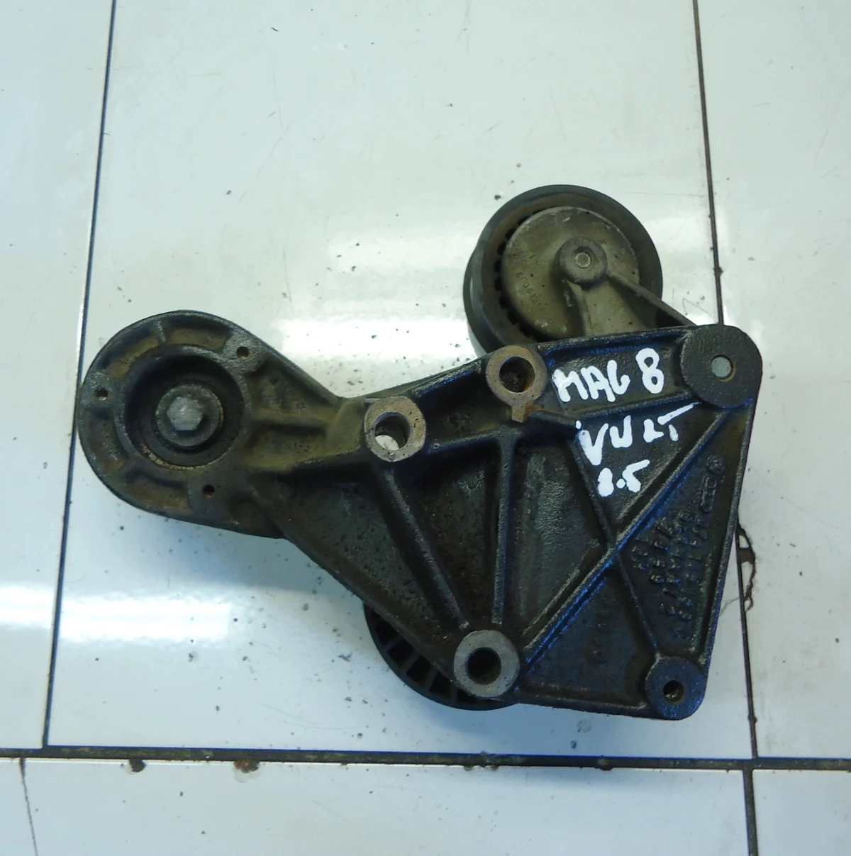 Soporte polea tensora VW LT 2.5 TDI 074145169C