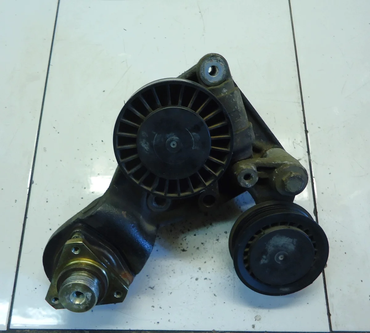 VW LT Lager Riemenspanner 074145169C image 3