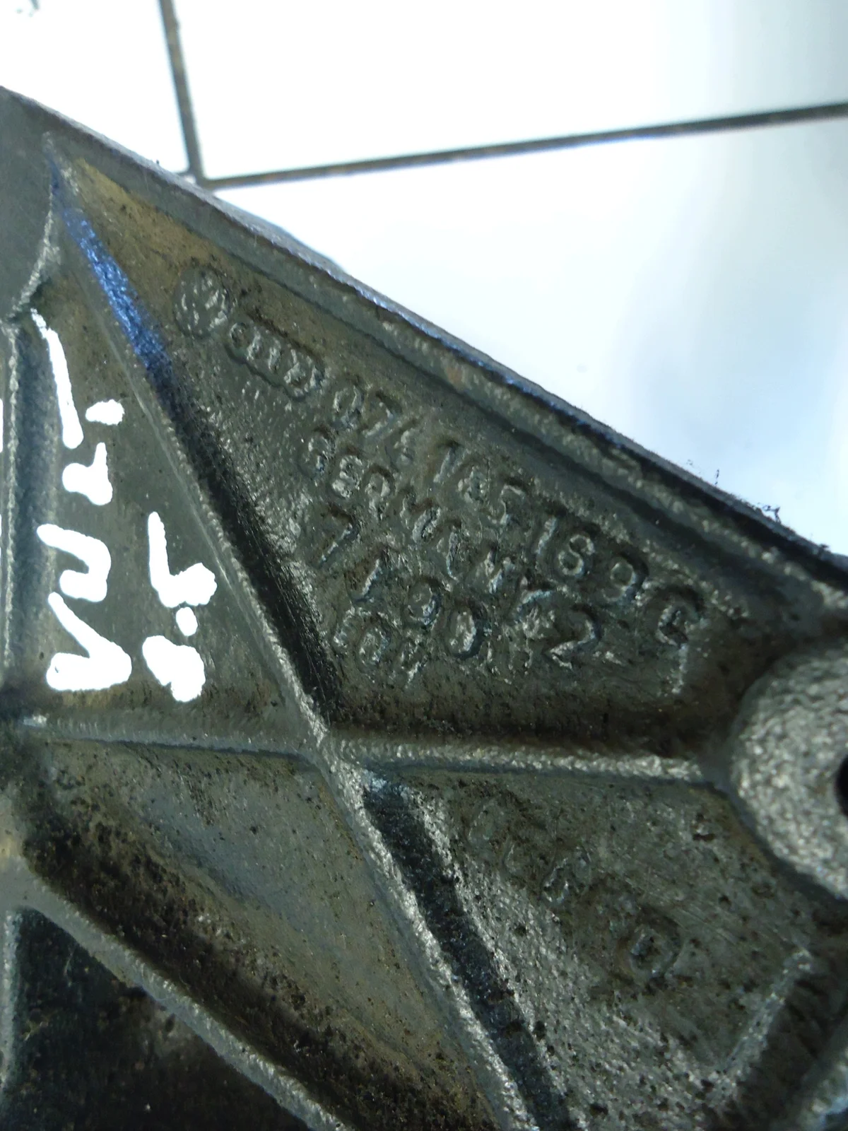 VW LT Lager Riemenspanner 074145169C image 4