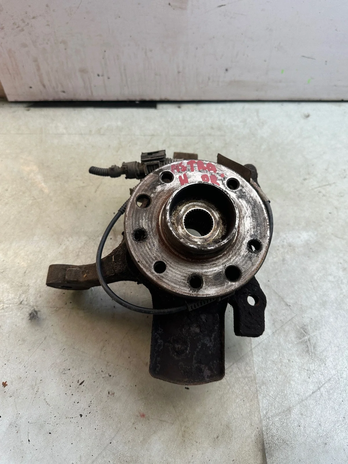 Opel Astra H Zwrotnica Prawa 42432