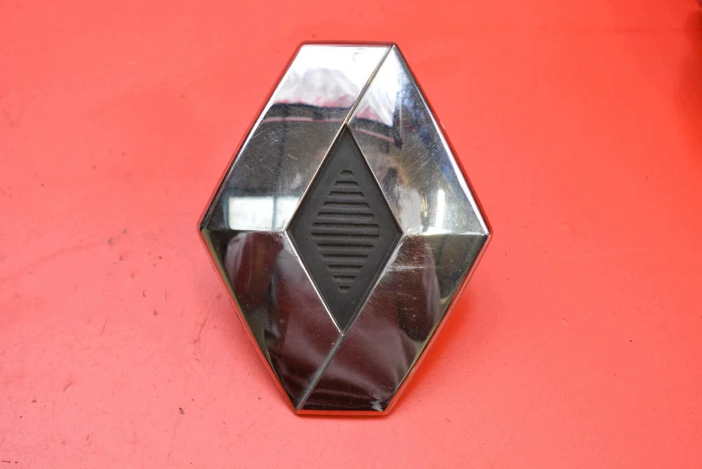Botão Tampa Mala Renault Megane IV 906064354R