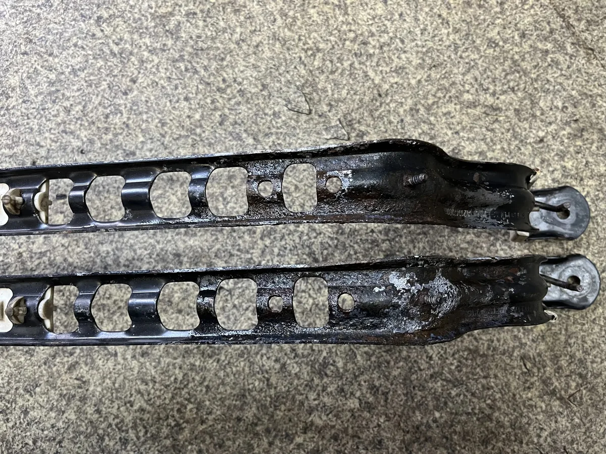 Halter Kraftstoffbehälter Mercedes W211 2114700140-05 image 4