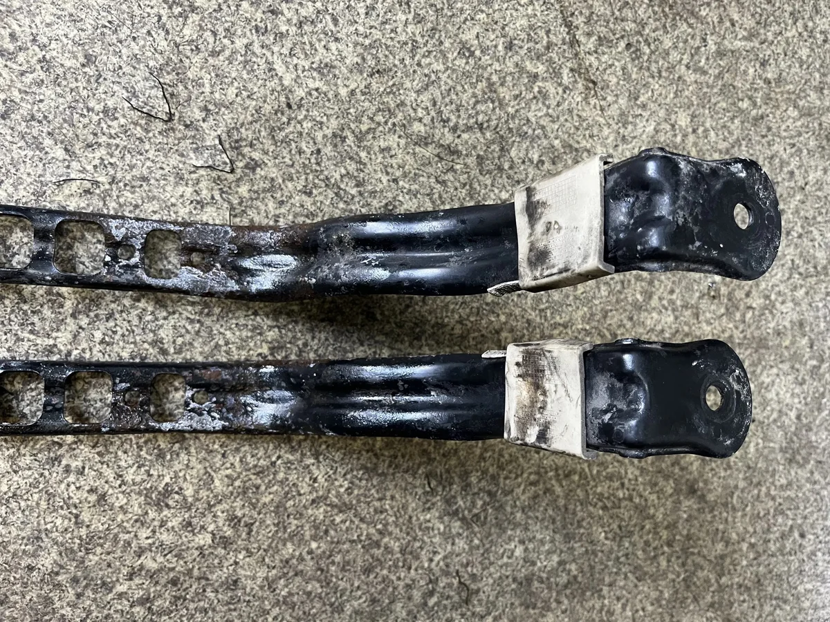 Halter Kraftstoffbehälter Mercedes W211 2114700140-05 image 8